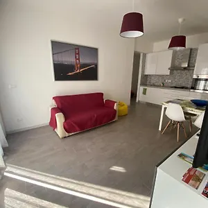 https://gianluca-apartments-7a.hotelitalianriviera.com