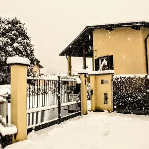Apartment Villa Verde Bed And Breakfast, Uggiate